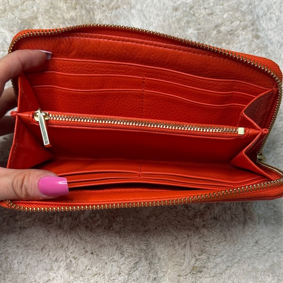 Like New Tory Burch Orange Amanda Continental Leather Zip Wallet - Picture 7 of 13